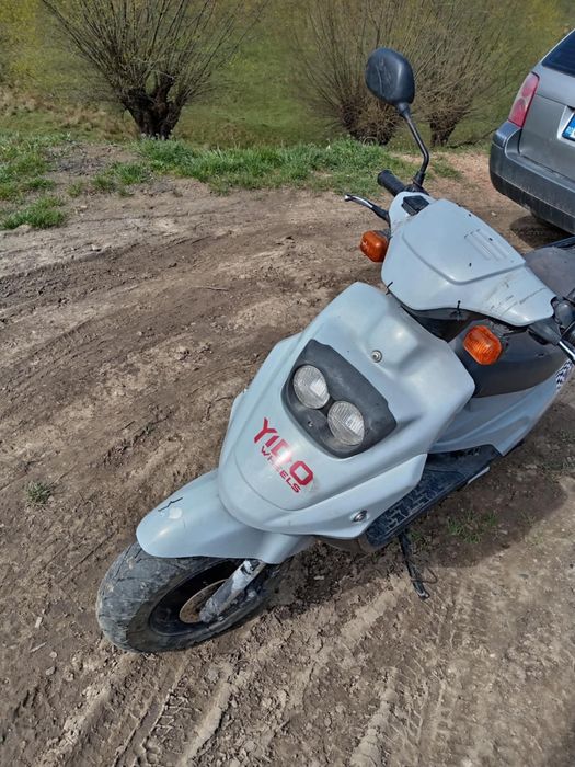 Vând scuter tbg stare bun