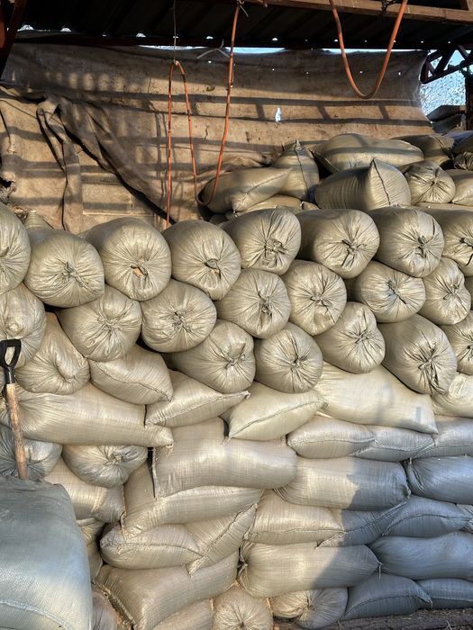 опилки сухие в больших мешках