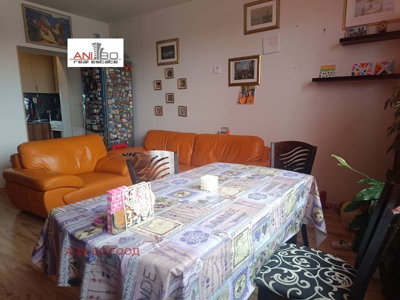 Продава се Тристаен апартамент в София, Овча купел - 127 кв.м за 1930 €/кв.м - Снимка #3