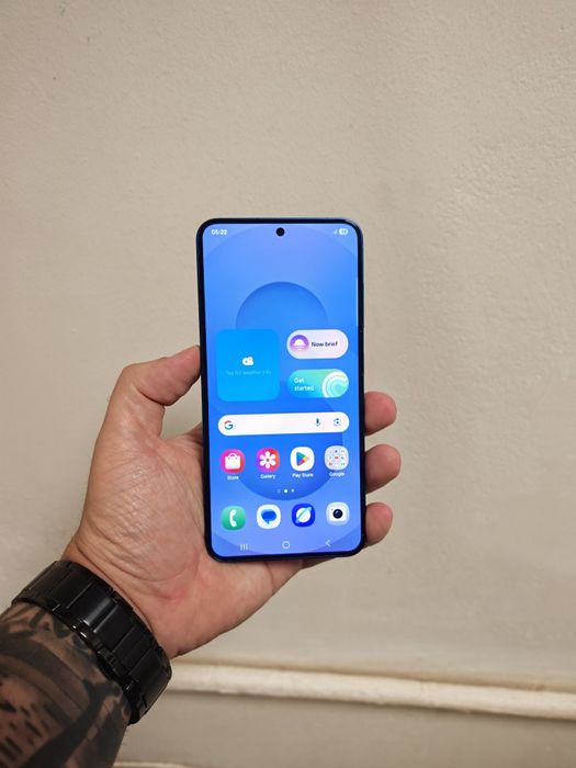 Vând sau schimb Samsung S25 Blue Că Nou totul original liber retea