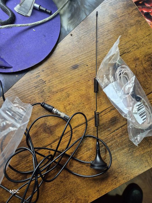 Vând pachet de 2 antene FM de mare putere