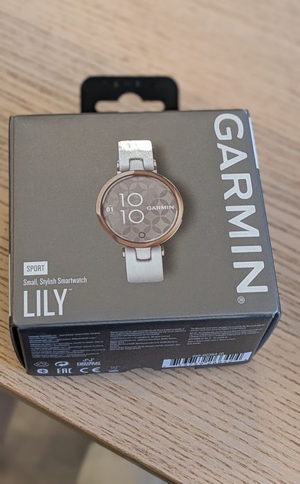 Garmin Lily – Smartwatch (бяла каишка, отлично състояние)