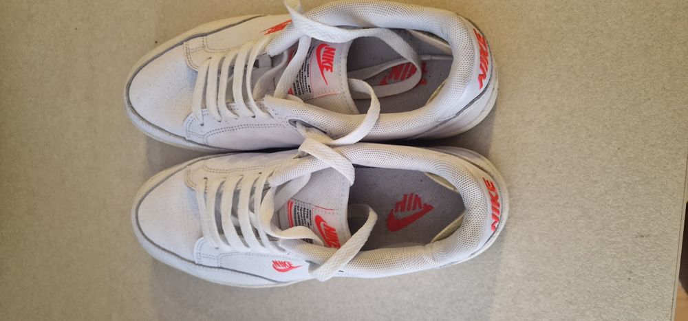 Adidasi Nike court vintage