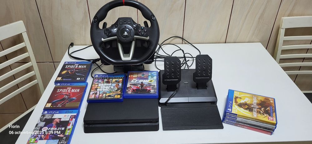 PlayStation 4 slim + volan Hori + 9 jocuri