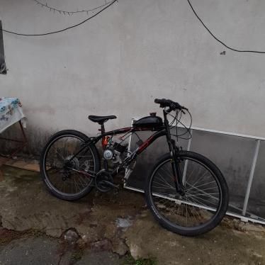 Vând bicicleta cu motor sport 80cc 2t