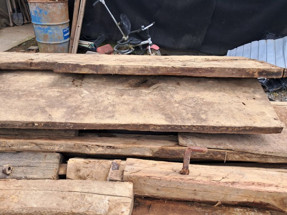 Vând lemn construcție vechi de stejar