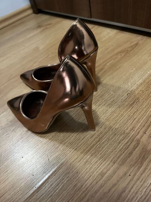 Pantofi stileto aramii noi