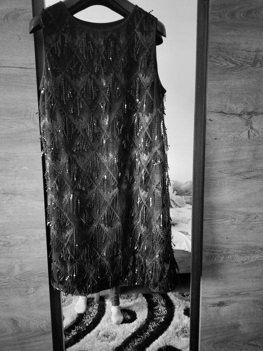 Vând Rochiță cu paiete