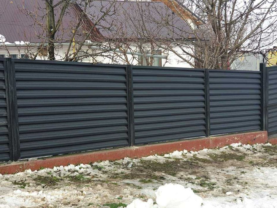 Garduri si porti din panouri stil jaluzele si alte modele disponibile