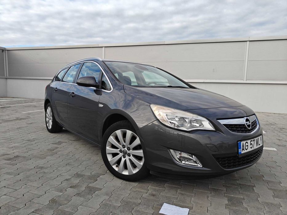Opel Astra J Sports Tourer import recent Olanda