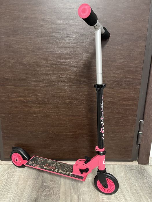 Trotineta fete roz