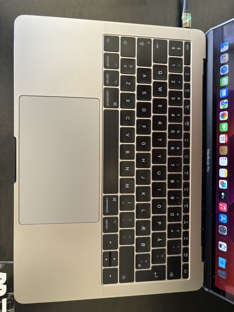 Macbook pro 2017 16gb ,ssd 256 gb 13-inch