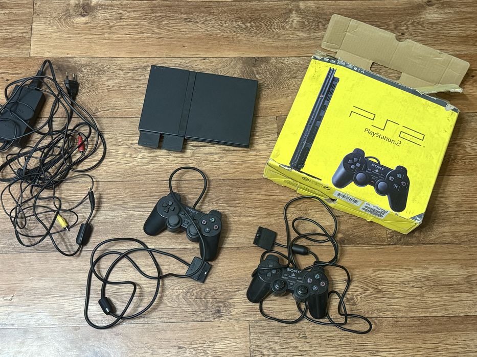 Playstation 2 в полной комплектации (с дисками)