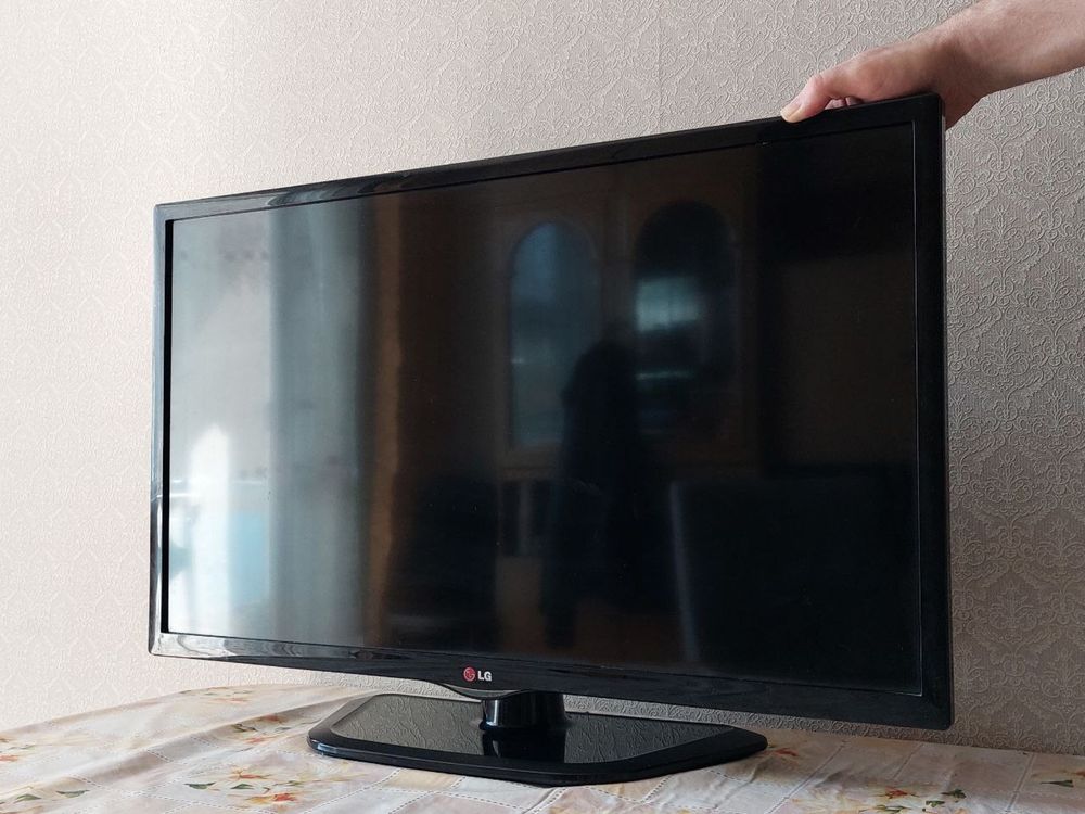 Телевизор LG, диагональ 81 см, б/у