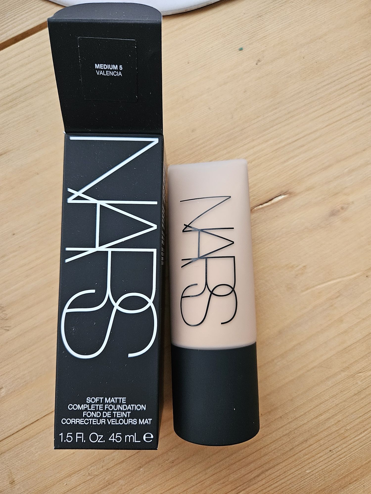 Fond de ten Nars Soft Matte Complete Foundation, nuanta Valencia