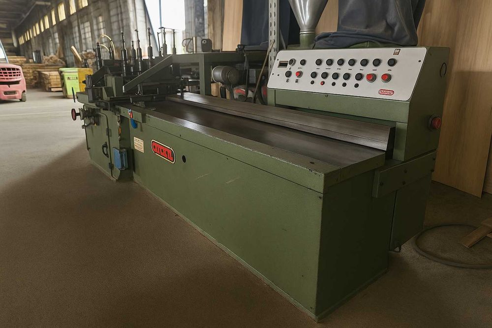 Masina de rindeluit si profilat in 4 fete