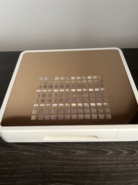 Aspirator profesional pentru manichiură