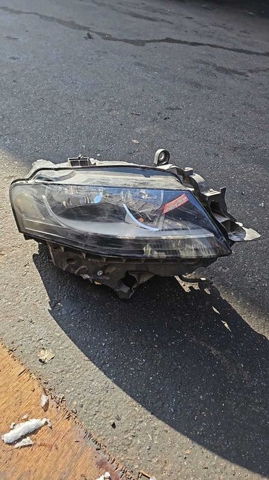 Фара на Audi A4 B8