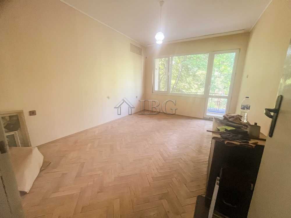 Продава се Двустаен апартамент в Русе, Център - 65 кв.м за 508 €/кв.м - Снимка #10