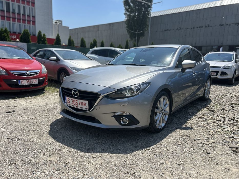 Mazda 3 2.0benzina euro 6 xenon, navi, set roti iarna, rate, garantie!