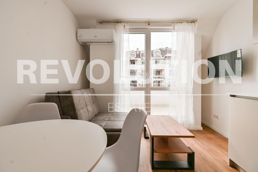 Двустаен апартамент в ж.к. Зона Б-19