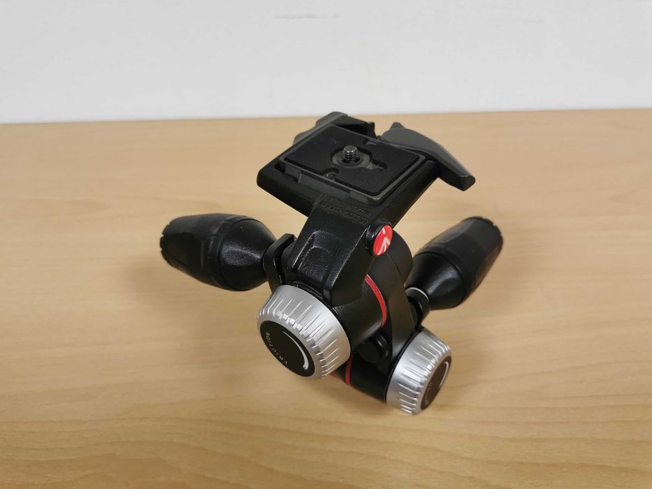 Manfrotto MT190XPro3 + Manfrotto MHXPRO-3W статив за фотоапарат