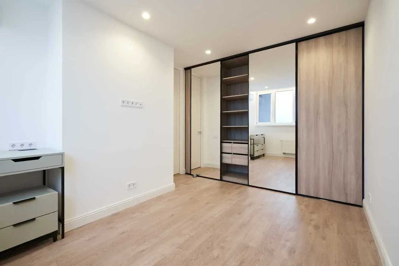 Дава се под наем Двустаен апартамент в София, Дружба 2 - 65 кв.м за 459 € - Снимка #1