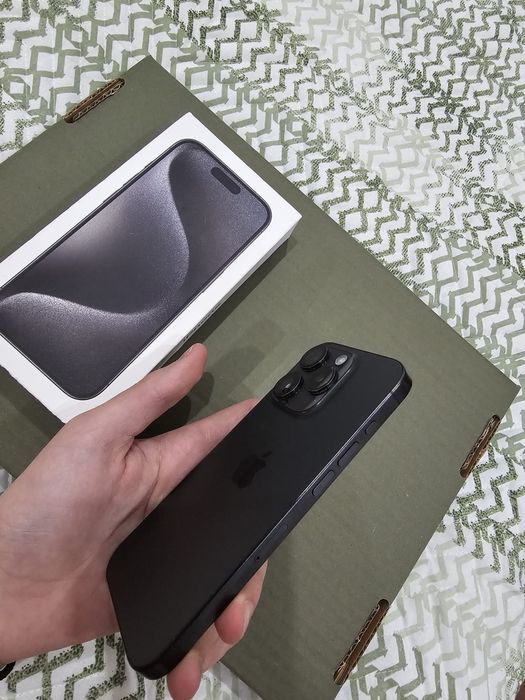 Vand iphone 15 pro 128 GB black titanium
