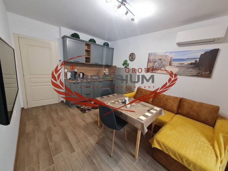 Дава се под наем Двустаен апартамент в Варна, Център - 50 кв.м за 693.6 € - Снимка #1