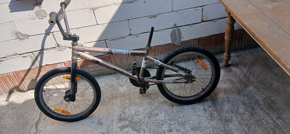 Vând bmx bicicletă