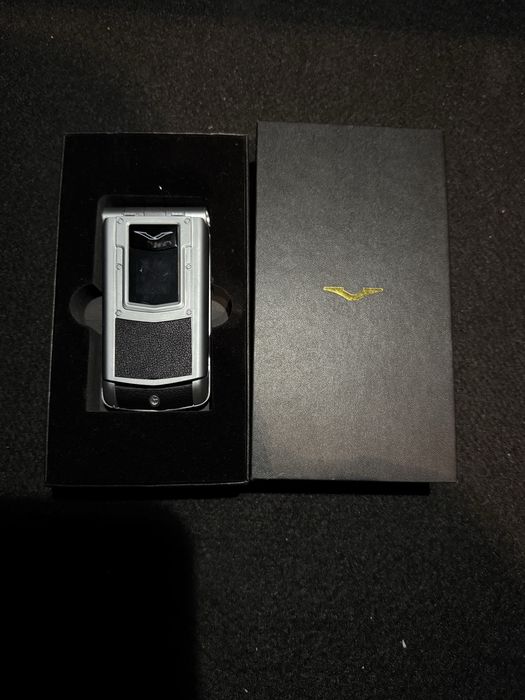 продам VERTU срочно!
