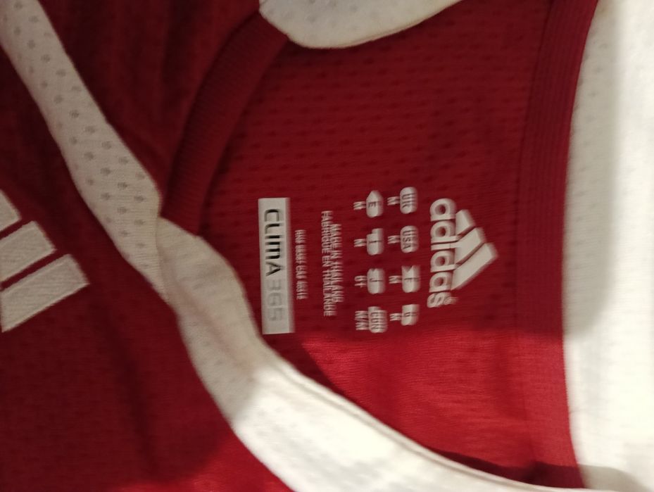 2 Tricouri noi Originale Adidas mărimea M.