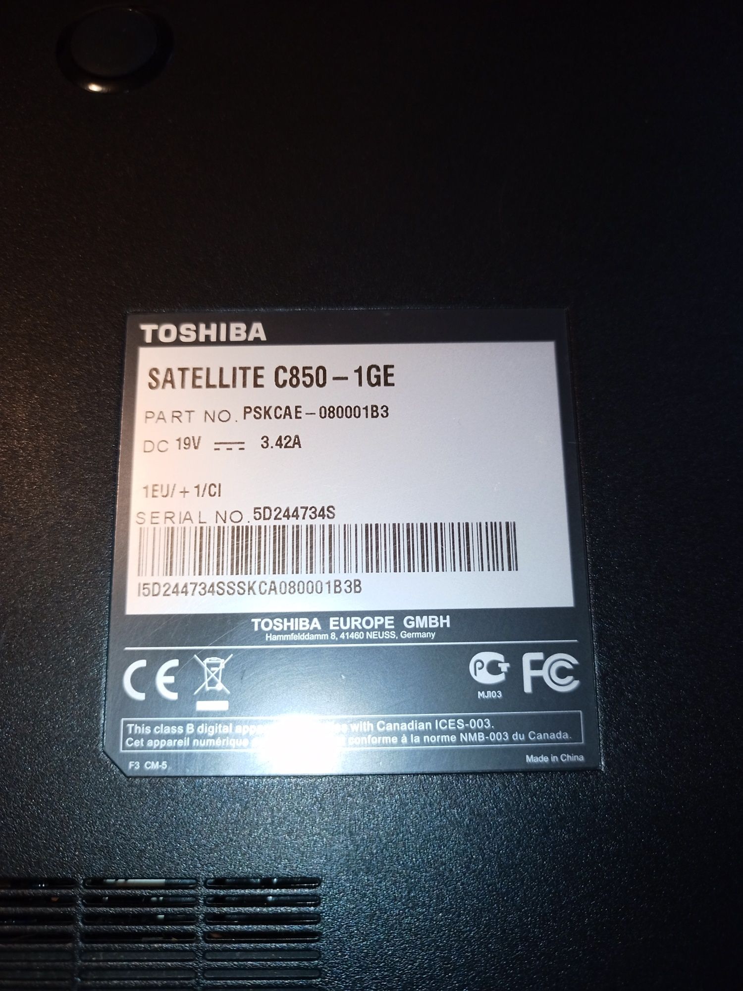 Продавам лаптоп Toshiba Satellite C850 1 GE