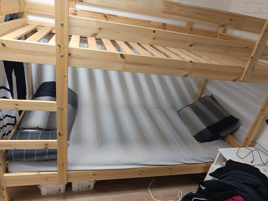 Șifonier ikea  plus pat supraetajat ikea cu saltele inclusee