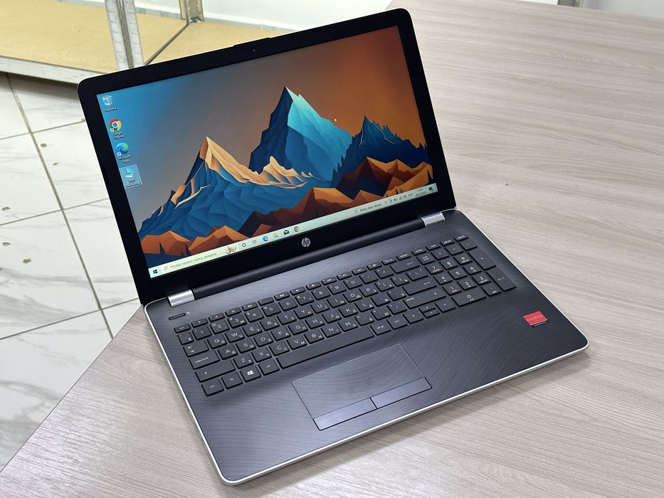 Ноутбук HP в идеале / AMD A10-9gen / SSD 256g / 8gb DDR4 / R7 M340