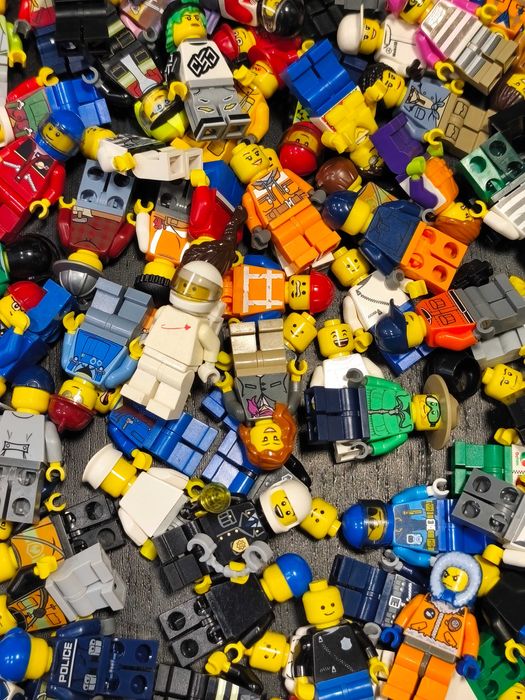 LEGO Минифигури разнообразни - ASSORTED LEGO MINIFIGURES