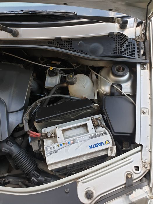 Dezmembrare - Logan 1.5 DCI (2006) - Motor și Piese în Stare Excelenta