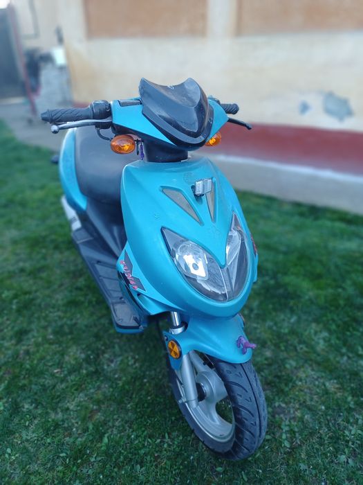 Scuter 49cc 4t mai multe detalii în pv