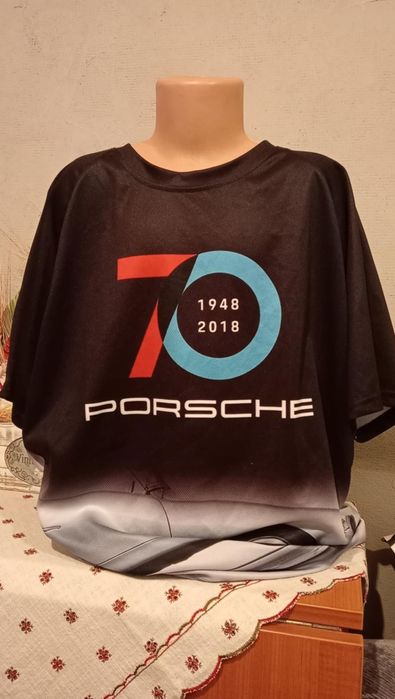 Tricou Porsche impecabil