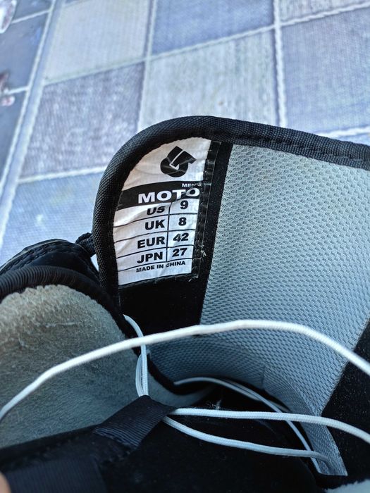 Сноуборд обувки Burton и Salomon