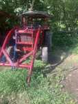 Vând tractor Internațional în patru cilindri