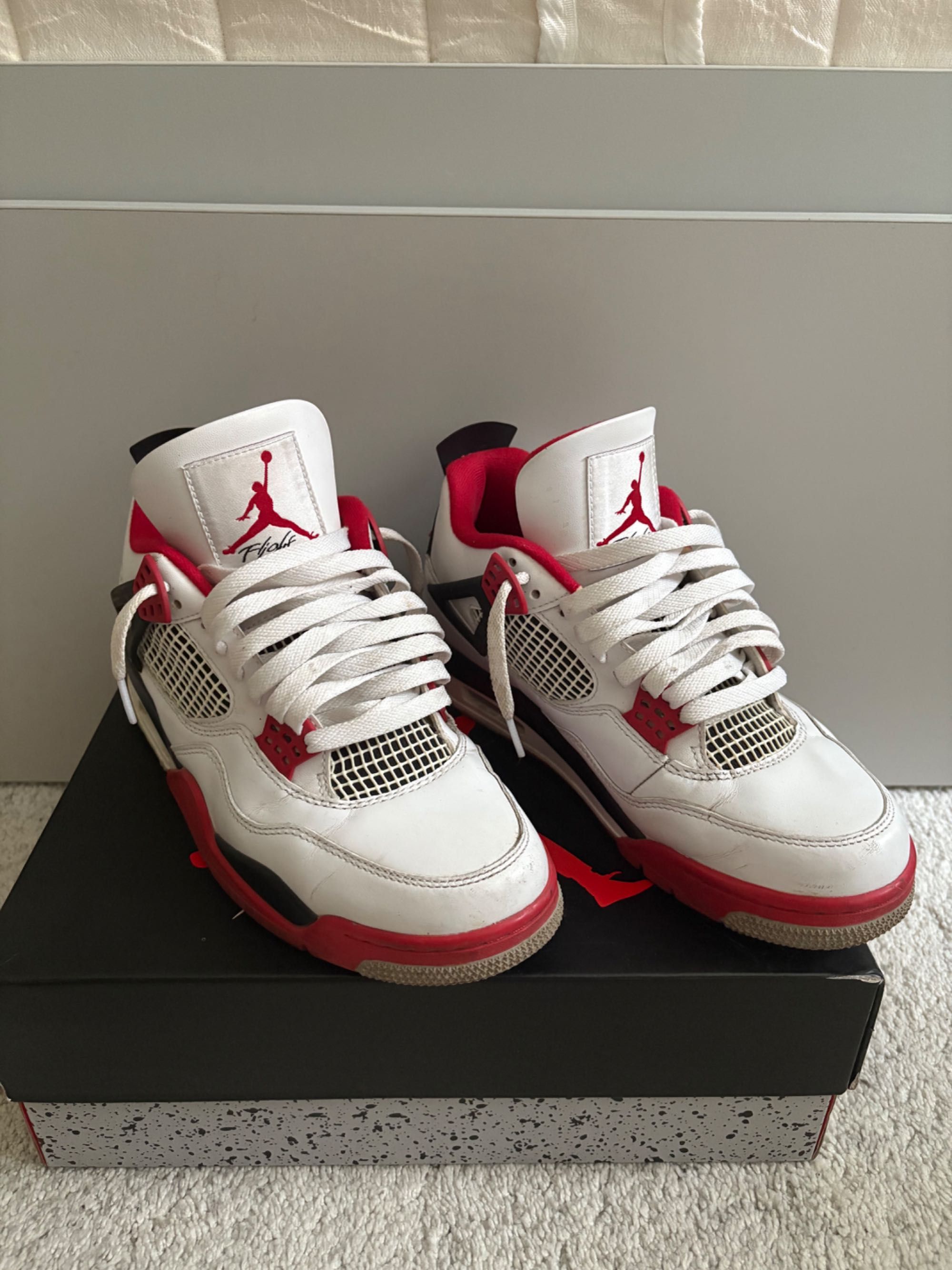 Jordan 4 Fire Red