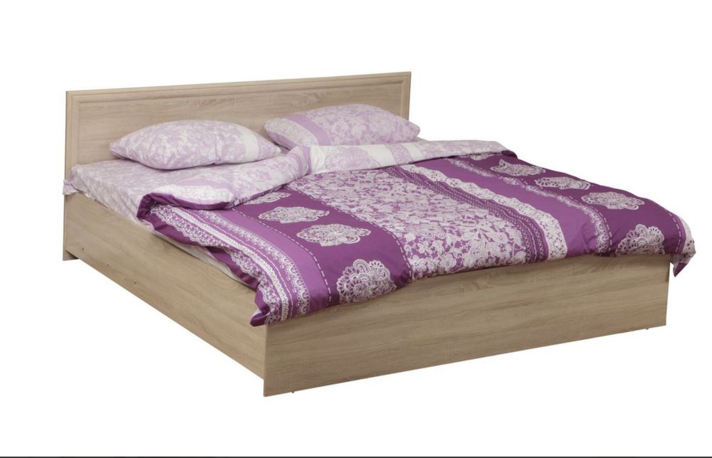 Кровать двухспальная с матрасом