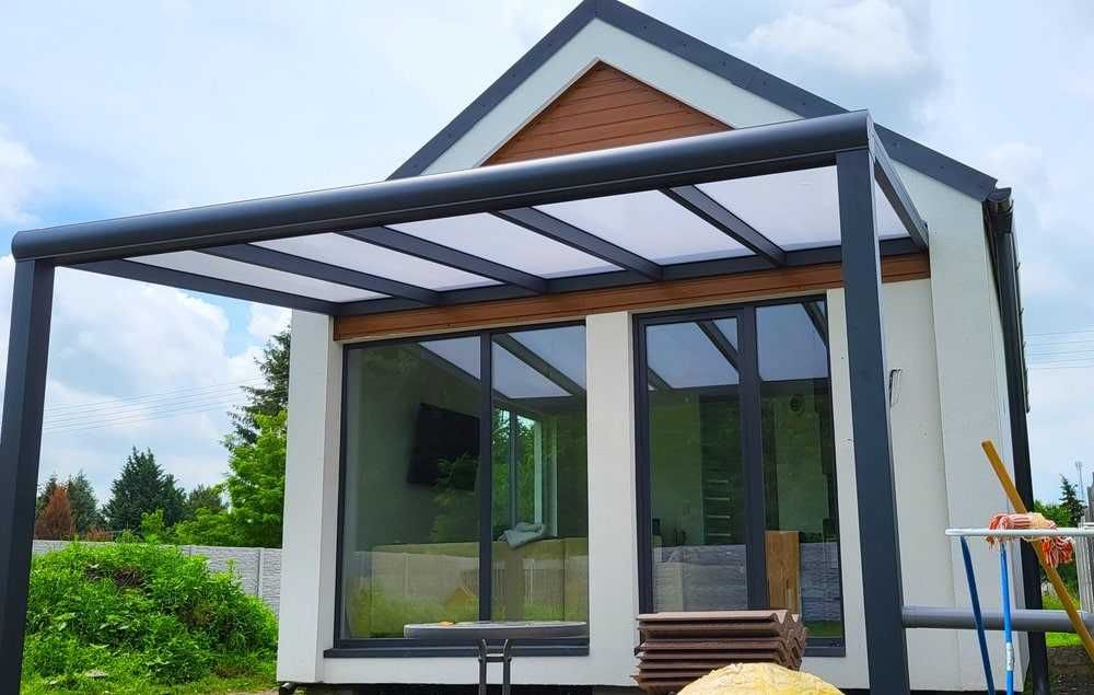 Case moderne pe structura metalica, cabane tip A din lemn