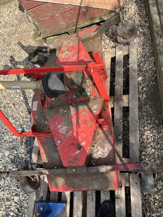 Cositoare / tocatoare  cu roti