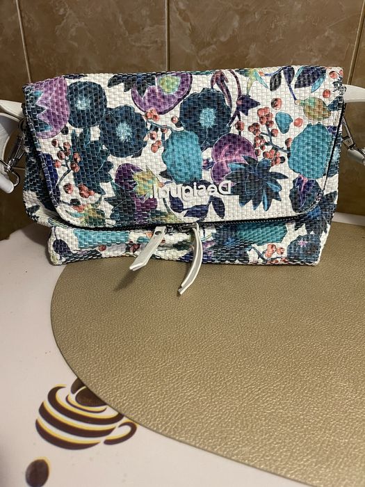 Se vinde geanta Desigual