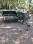 De vanzare balotiera john deere  3300 euro negociabil