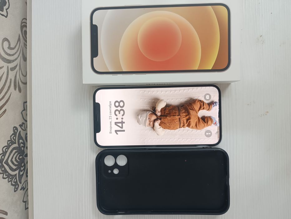 Продам Iphone 12