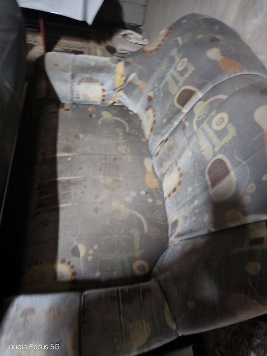 Продам срочно диван