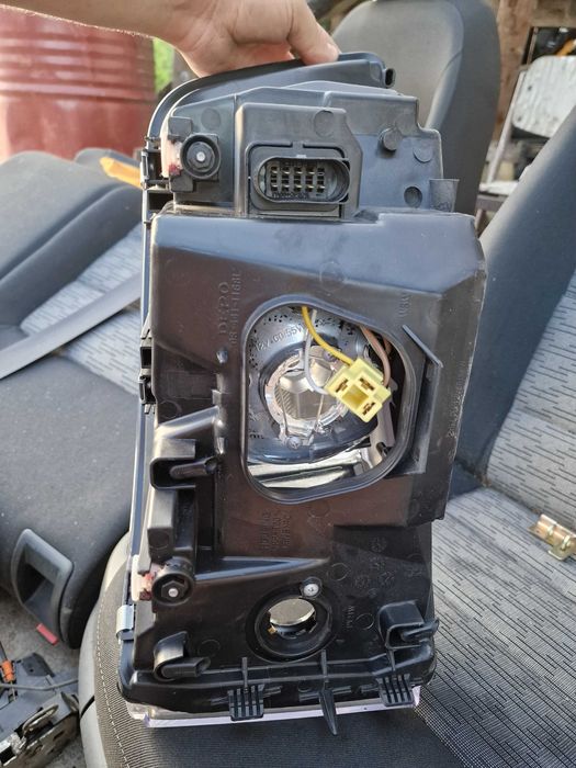 Far Stanga Vw Transporter T5 Nou